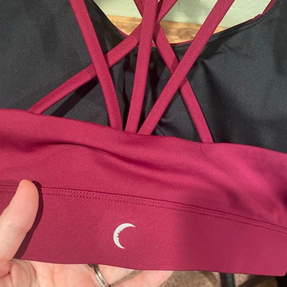 Zyia Light N Tight Strappy cranberry sports bra - Picture 7 of 7